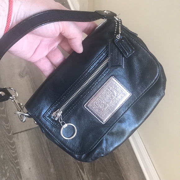 Coach - Picture 2 of 16